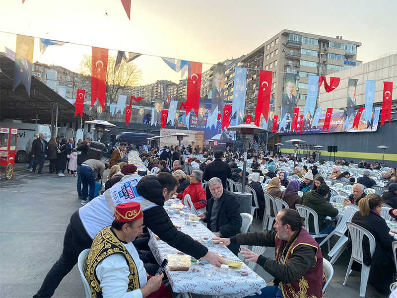 iftar-organizasyonu-plastik-masa-sandalye-kiralama