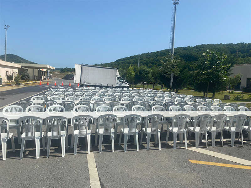 piknik-organizasyonu-plastik-masa-sandalye-kiralama