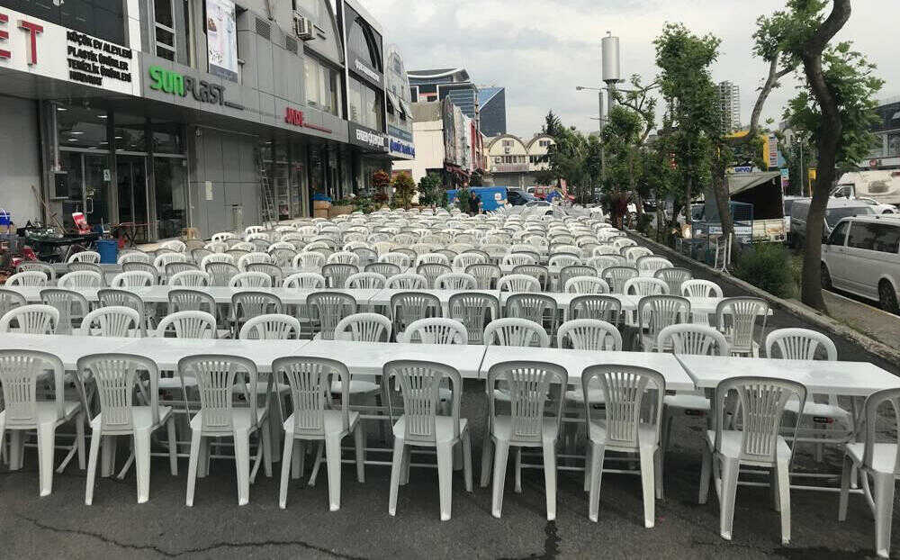 toplu-etkinlik-plastik-masa-sandalye-kiralama